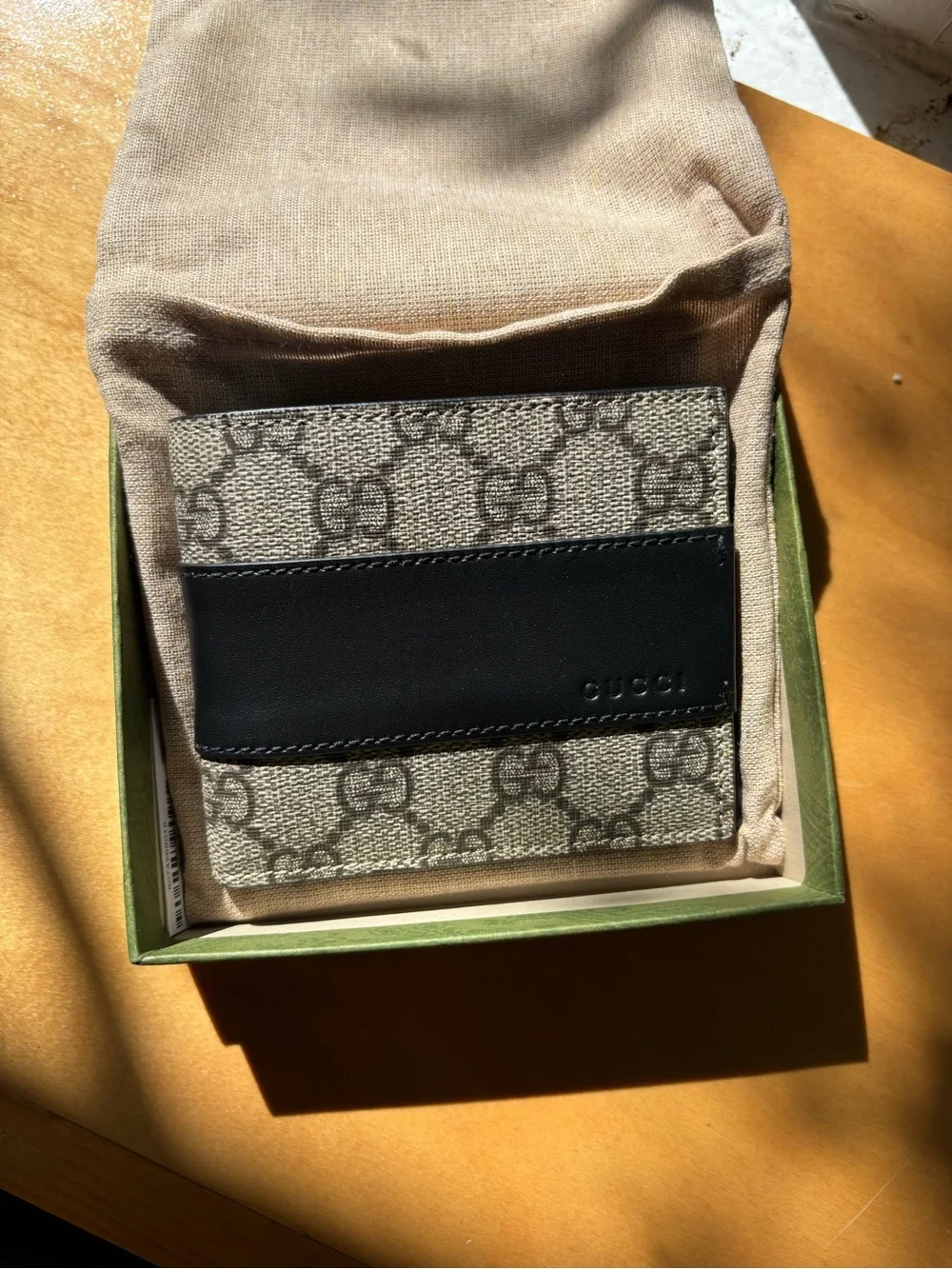 Gucci GG supreme bifold wallet beige Eden